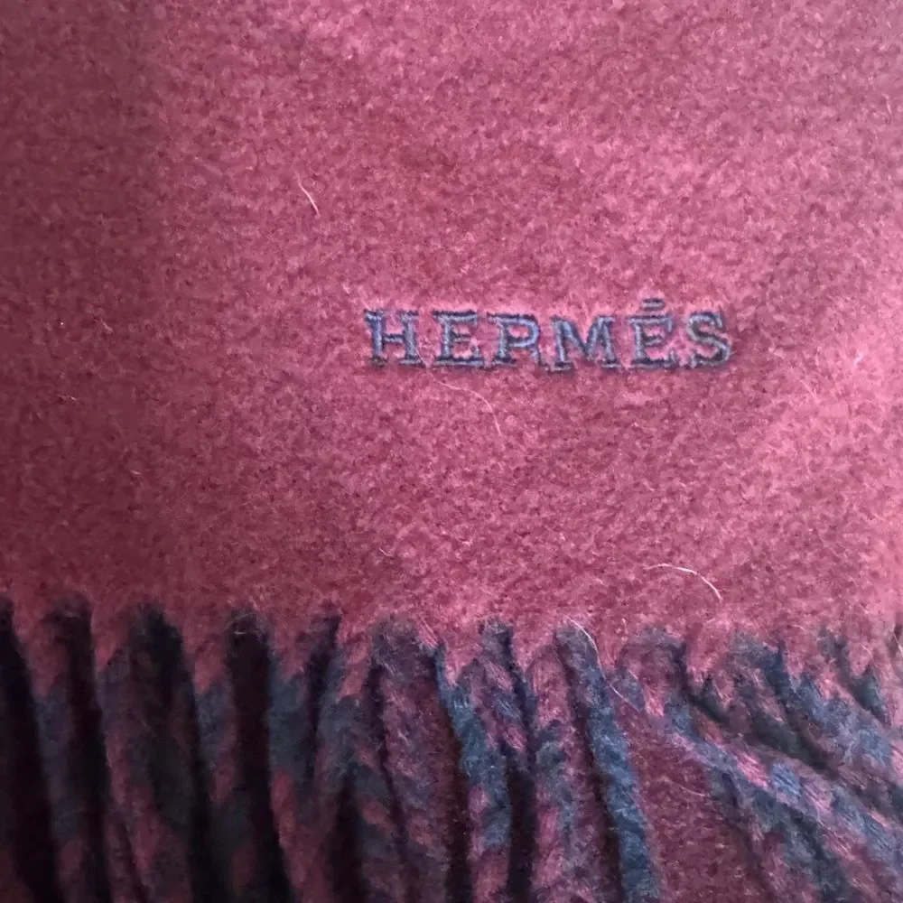 Hermes Bordeaux & Navy Blue 100% Cashmere Kasak Fringed Shawl Wrap Scarf Auth